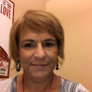 Meet your Posher, Mia